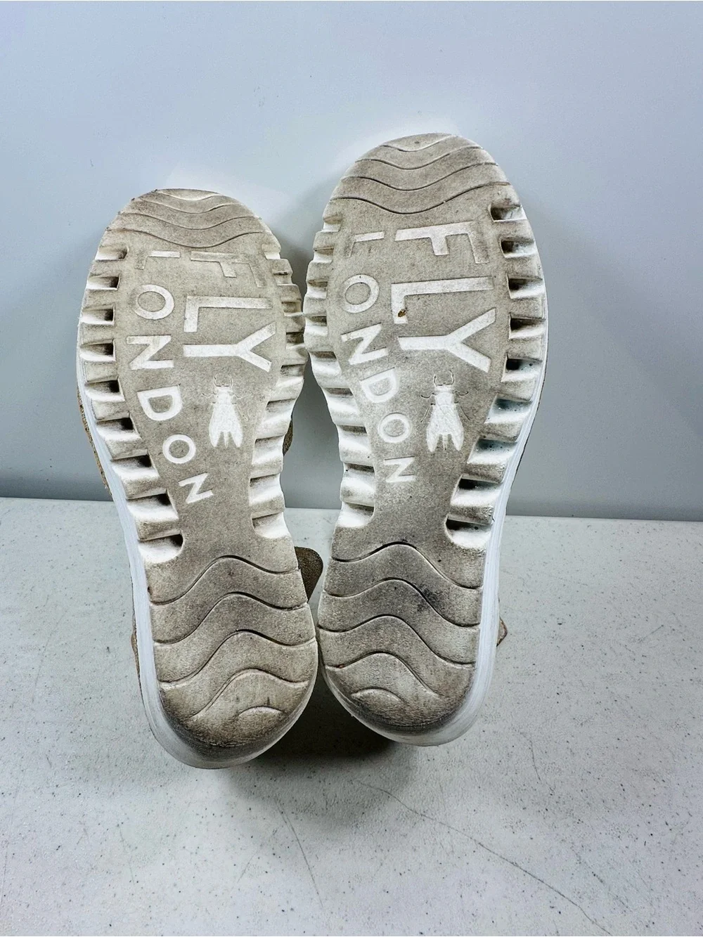 Fly London Pearl Metallic Ankle Strap Wedge Sandal Perforated Leather 39-8-8,5